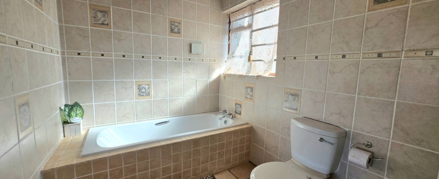 4 Bedroom Property for Sale in Kleinbaai Western Cape